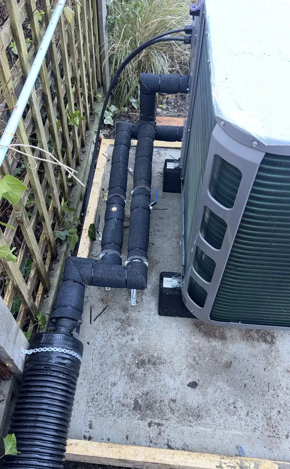 The flow and return along the fence to the house.