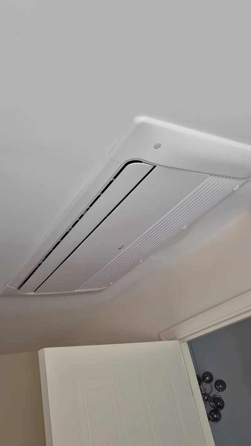 One-way ceiling cassette, a job we fitted in London