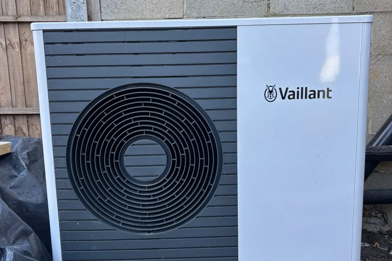 Vaillant aroTHERM plus air source heat pump installed in Hackney E9