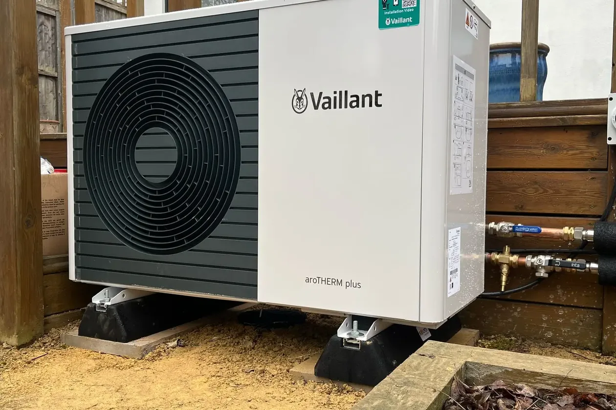 Vaillant aroTHERM plus air source heat pump installed in Southgate N14